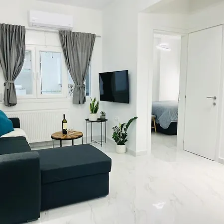 Urban Luxury In The Heart Of Skg Apartment